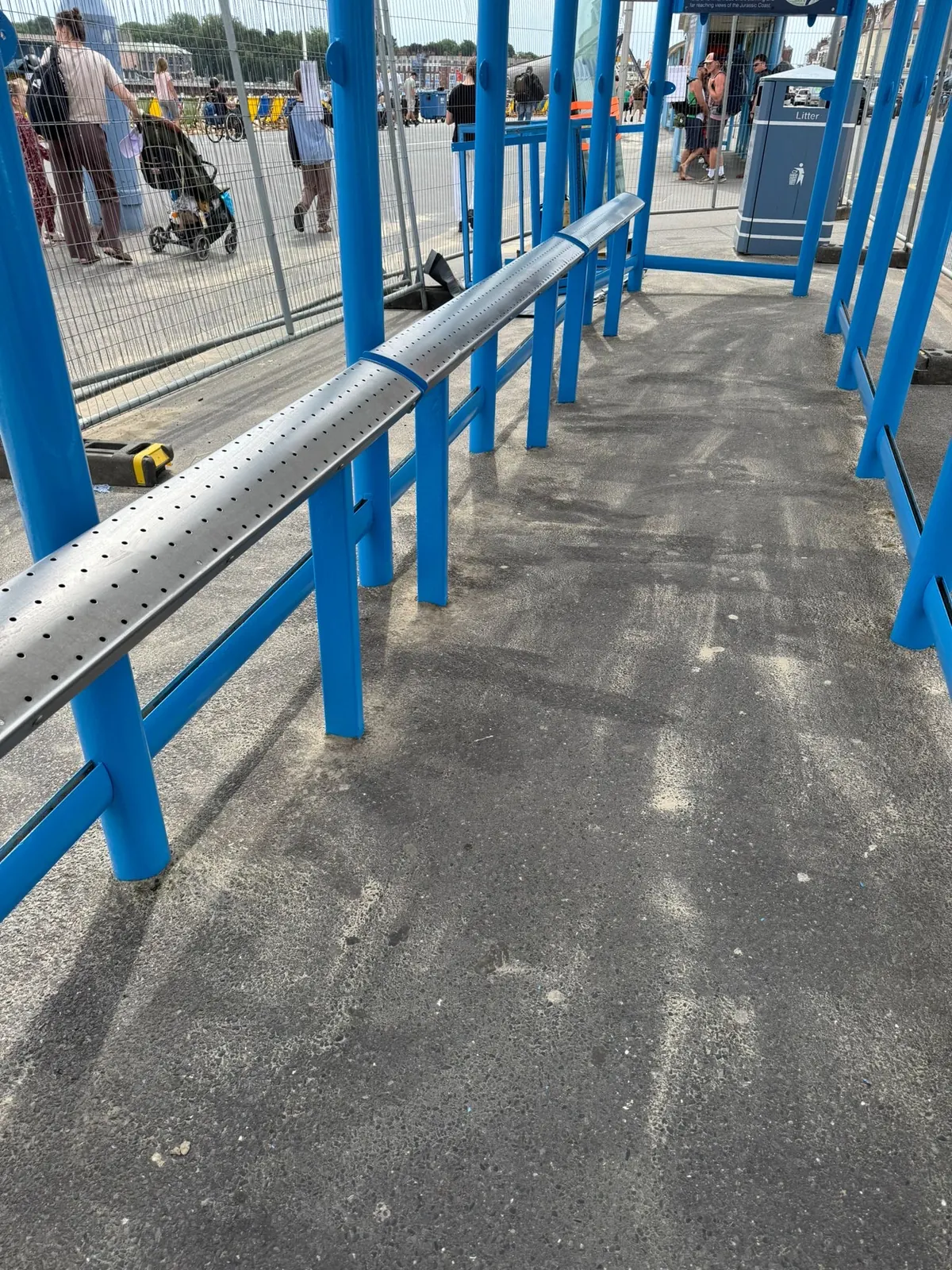 Weymouth bus shelter restoration 5